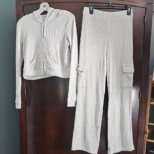 Women's Gray Ribbed Cropped Hoodie and Cargo Pants Set